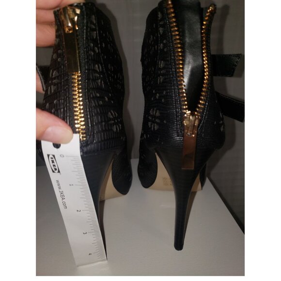 BNWOT Black and gold Crochet style Aldo heels BRAND NEW Size 8 - Picture 3 of 6